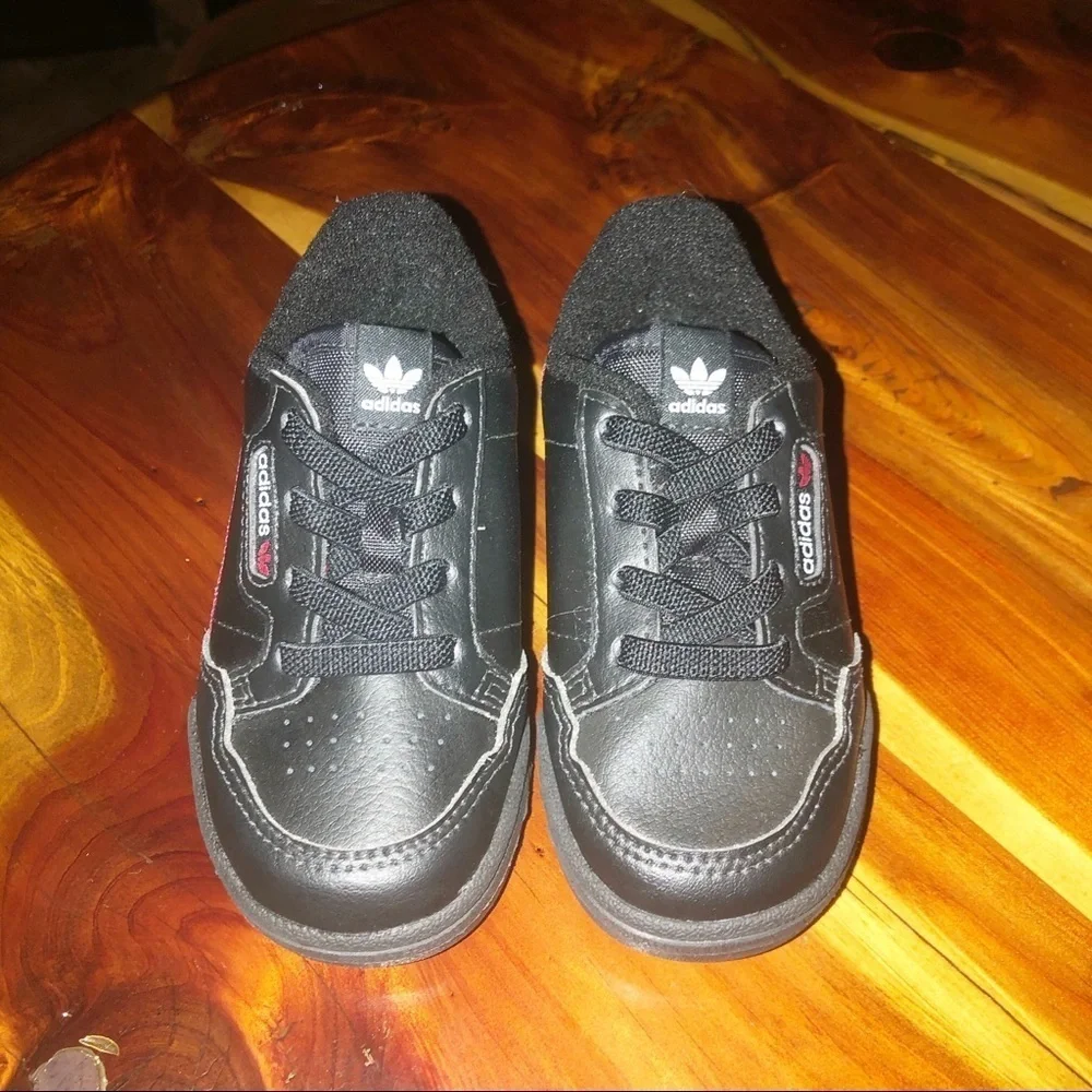 NWOT Adidas Continental 80’s
